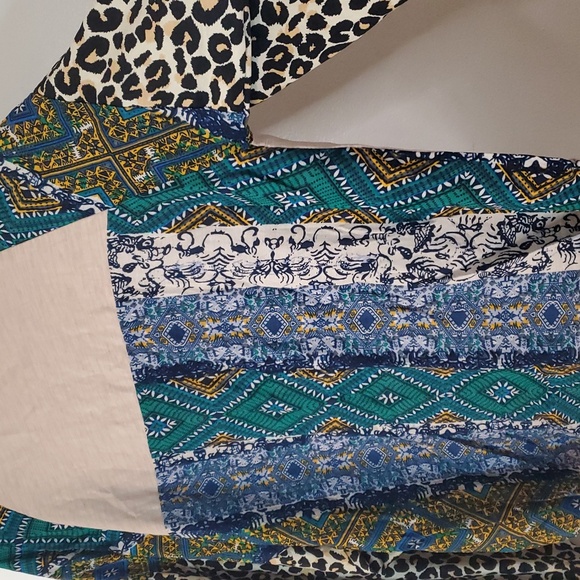 Umgee BoHo Mixed Media Bellsleeve Blouse Top Size Large Leopard Print Tie Front - Picture 7 of 9